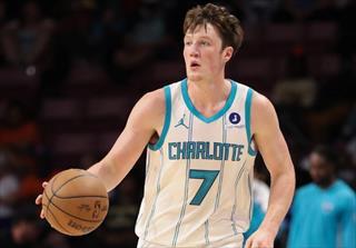 菜鸟封神!克尼佩尔1球优势力压鲍尔,缔造NBA历史新篇章