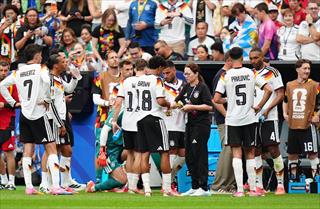 日耳曼战车火力全开！纳帅麾下德国7-1横扫库拉索迎开门红，哈弗茨独中两元