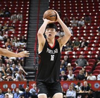 核心驾到！杨瀚森空降拉斯维加斯，开拓者夏联首秀对阵太阳